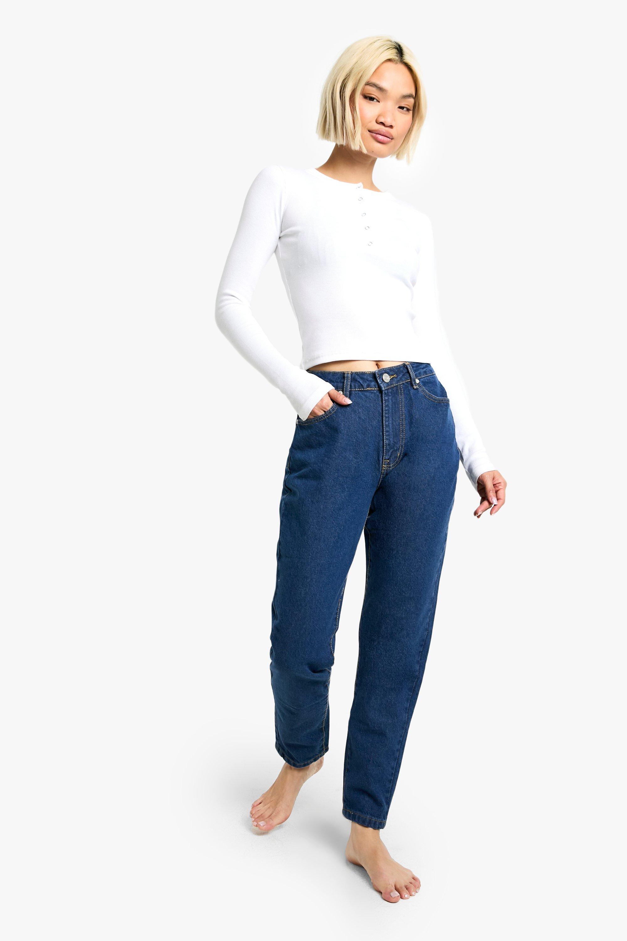 Sweater and mom jeans hotsell